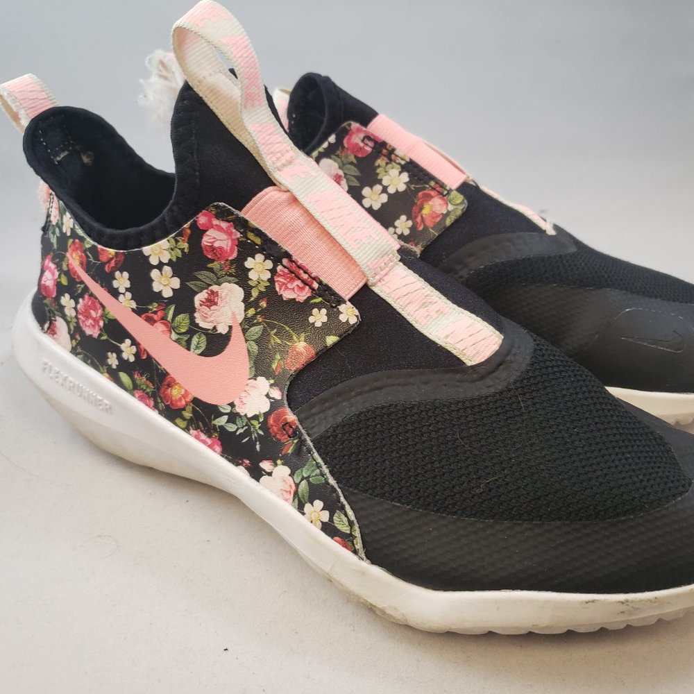 NIKE Flex Runner Vintage Slip-on Running Shoe (US 7Y)